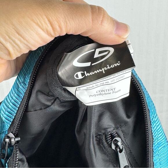 C9 Champion Yoga Duffel Travel Sports Gym Bag Blue Print Black Trim 18” Carryall - Picture 9 of 10